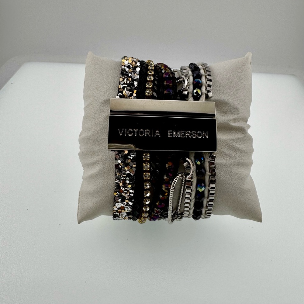 Victoria Emerson Multicolor Beaded Magnetic Bracelet Like New